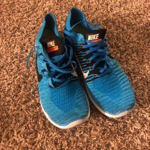 NIKE Free Run Flynit